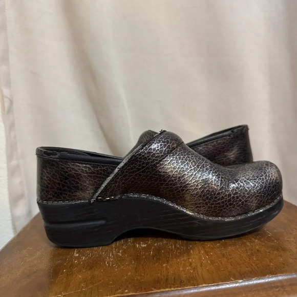 Dansko EU 36 US 5.5 Clogs Leather Metallic Gray Professional Comfort Shoes Nurse - Picture 5 of 11